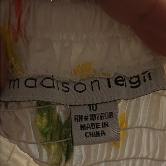 Madison Leigh Women’s Floral Fit & Flare Dress Elastic Back wide strap Size 10 - Picture 14 of 14